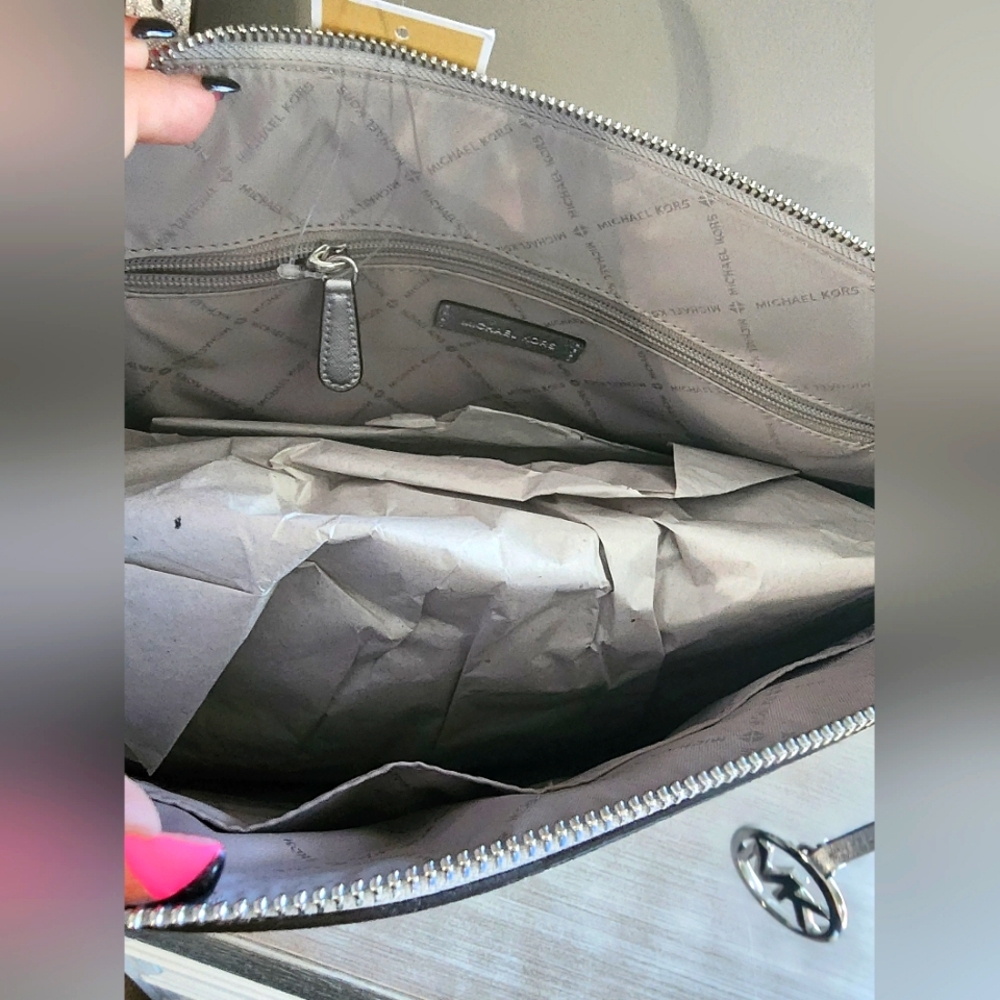 Michael Kors Ciara Large Leather Tote Bag Purse NWT - Picture 8 of 10